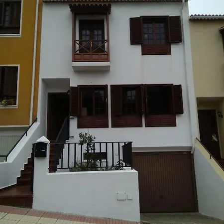 Apartament Lovely House In The Area Of